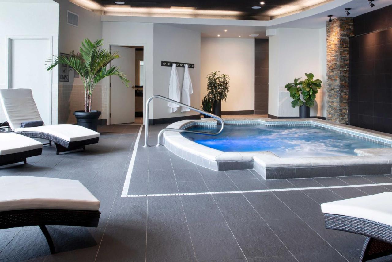 Marriott Fallsview & Hotel Niagara Falls