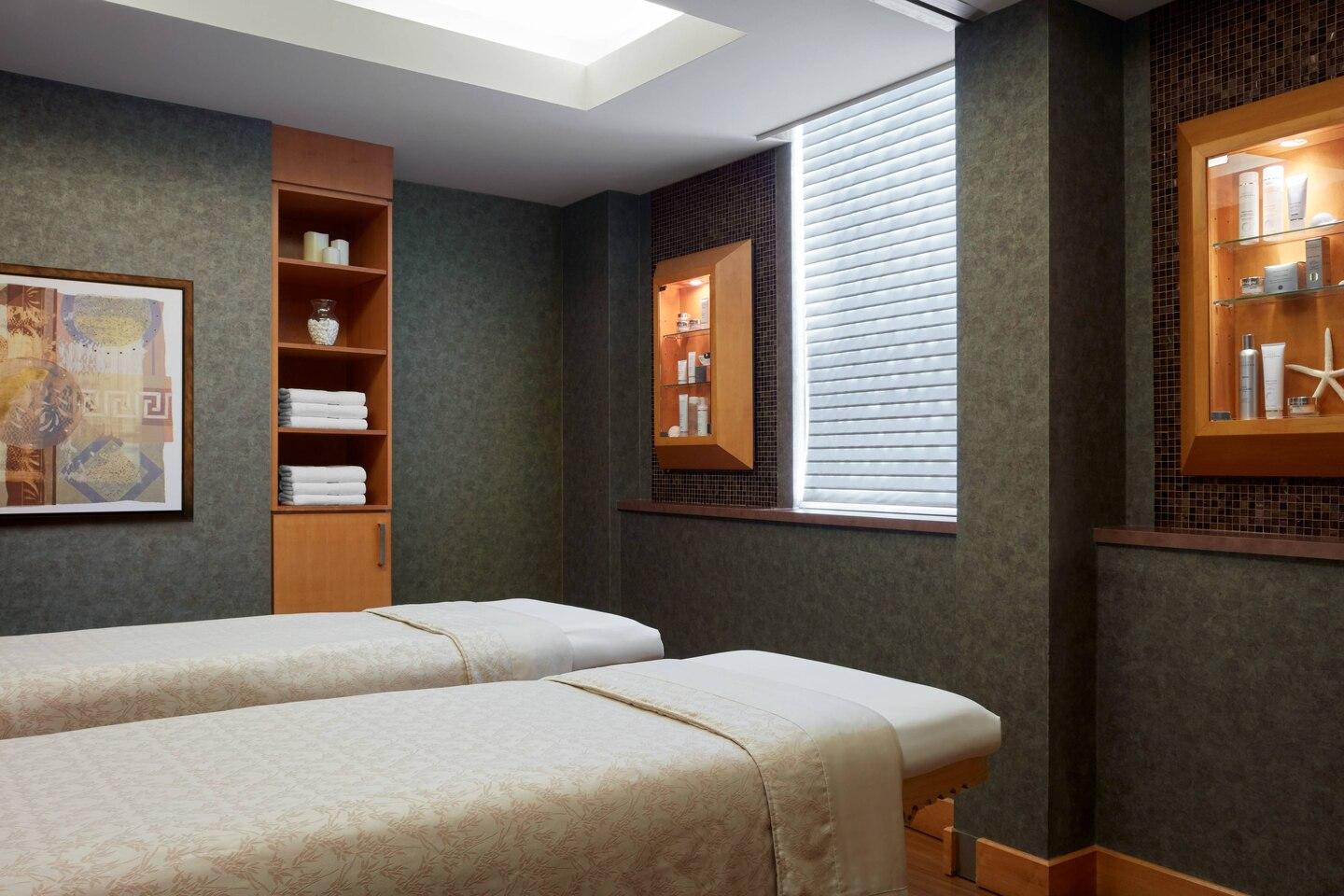 Marriott Fallsview & Hotel Niagara Falls
